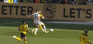 1651332697668096326.gif 哈兰德3.gif