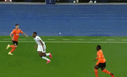 1632859047841070751.gif